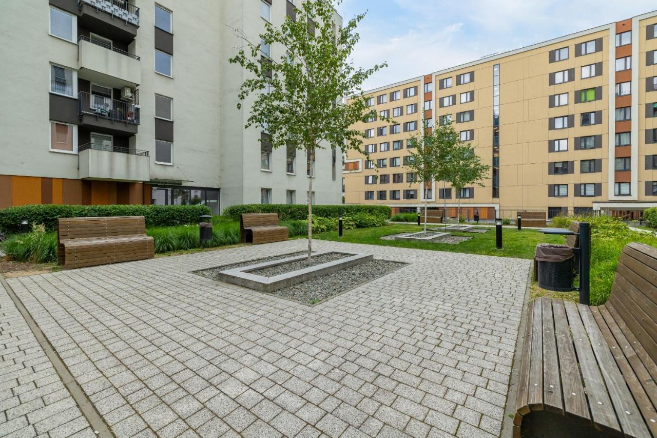 Osiedle Avia Family Apartment In Krakow With Balcony By Noclegi Renters ภายนอก รูปภาพ